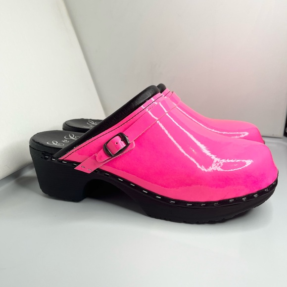 C&C Sweden Size 39 Bright Neon “Paparazzi” Pink Clogs - Picture 1 of 6